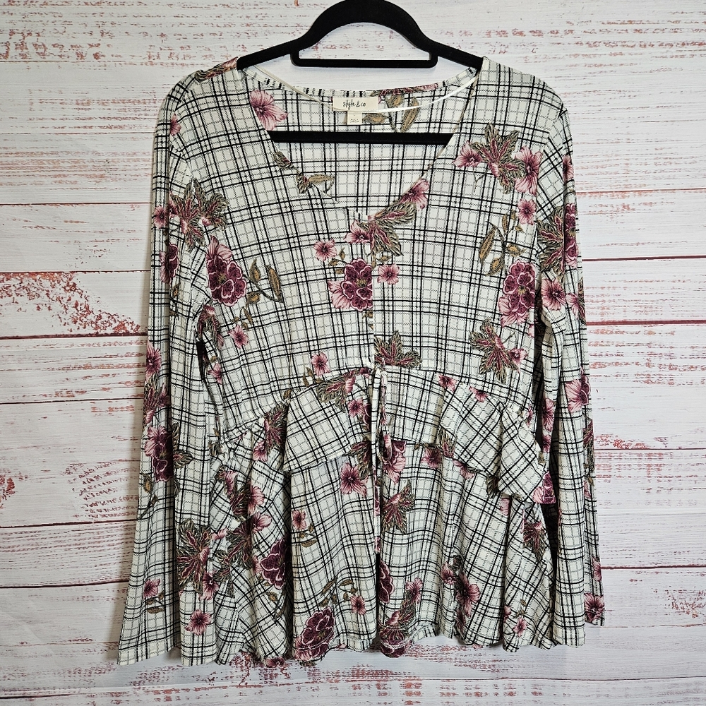 **LAST CHANCE** Style & Co plaid floral long sleeve blouse